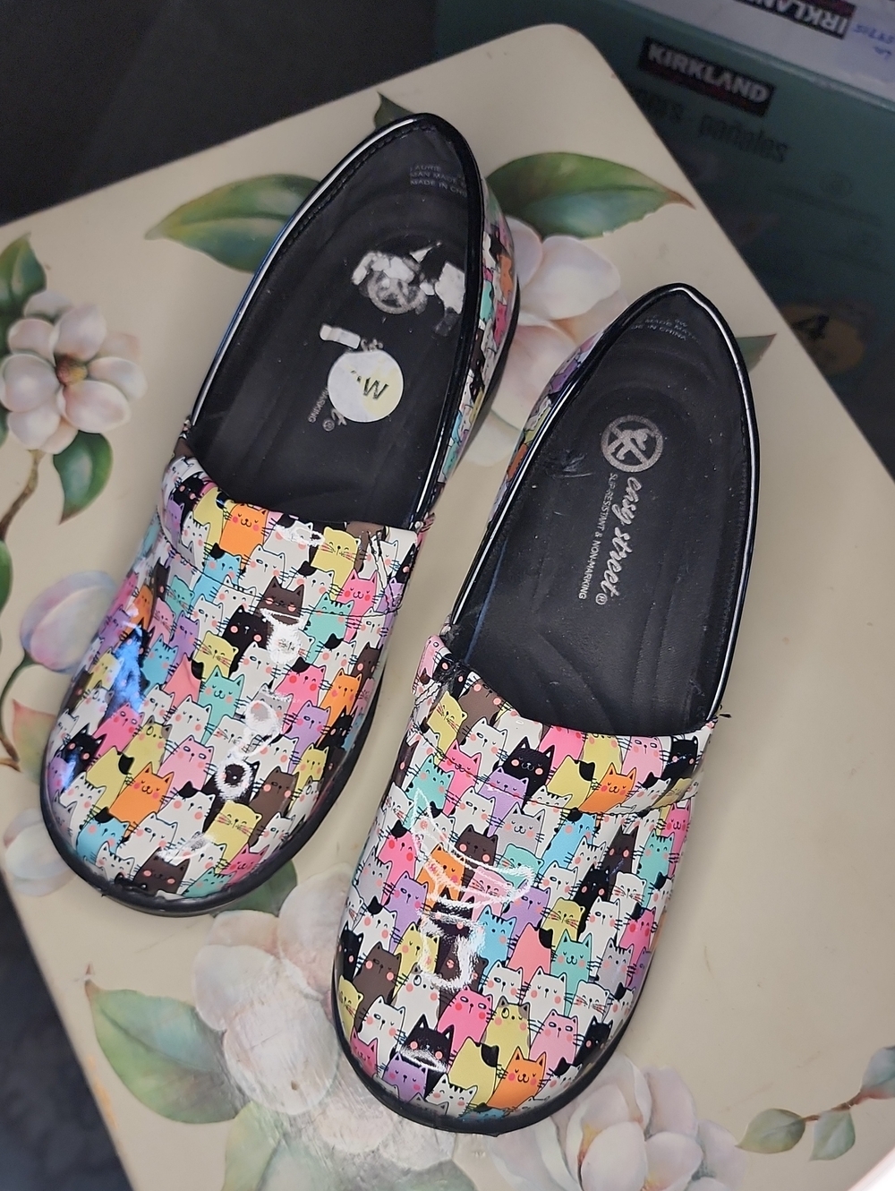 easy street Multicolor Cat Print Clogs Size 9W